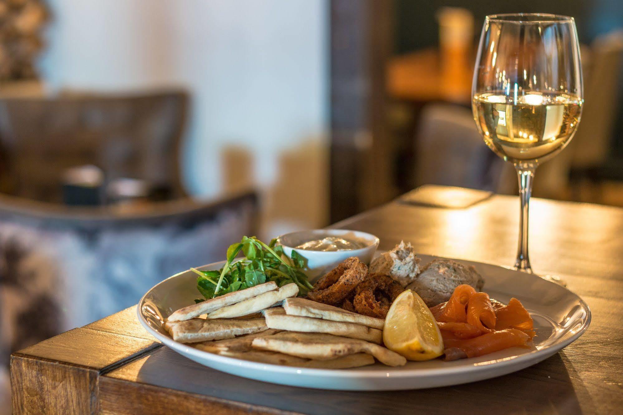 The Saracens Head Hotel Great Dunmow Exteriér fotografie