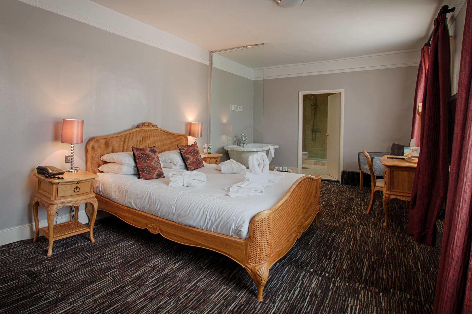 The Saracens Head Hotel Great Dunmow Exteriér fotografie